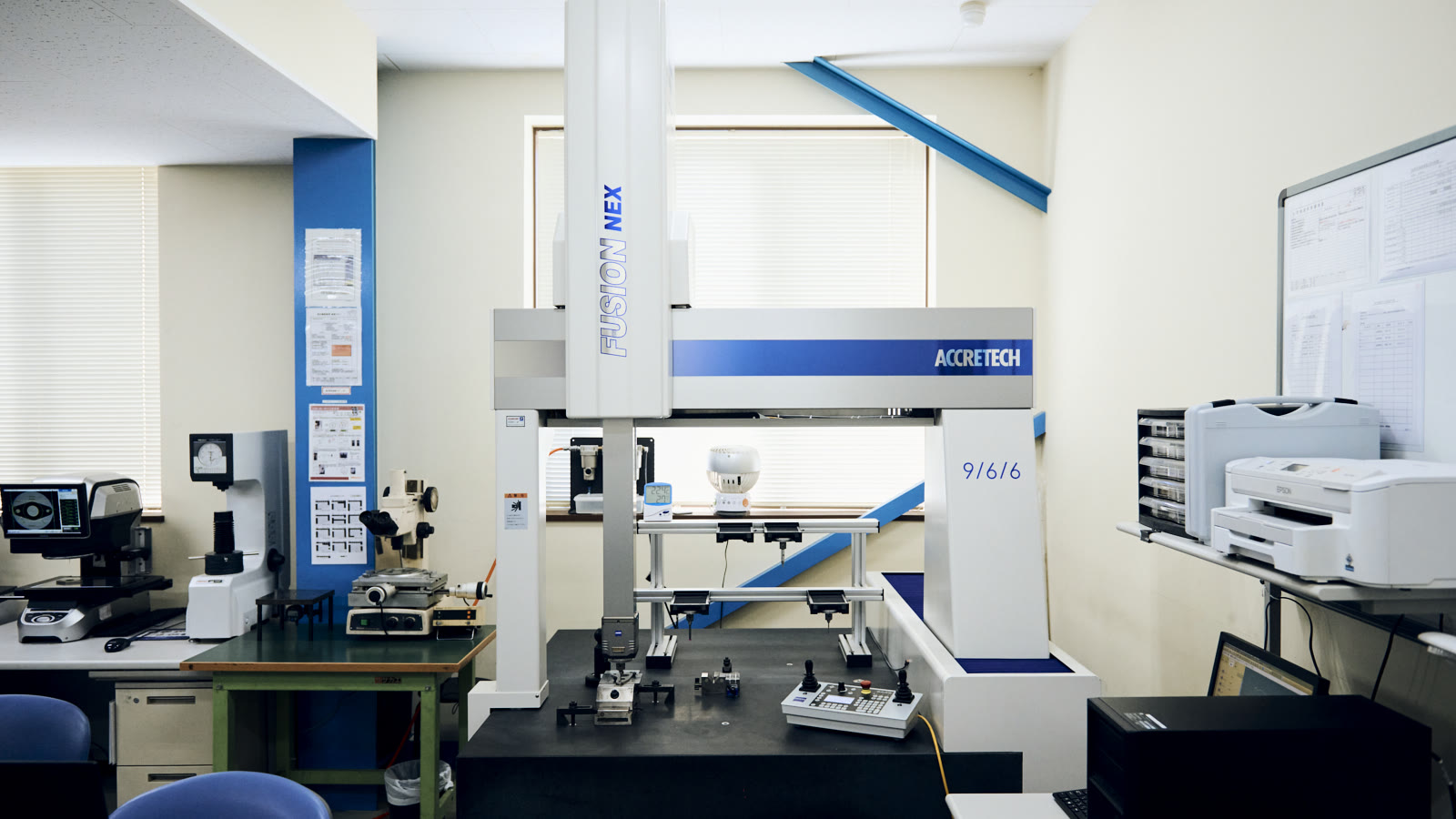 Measurement/Analysis Equipment photo 1
