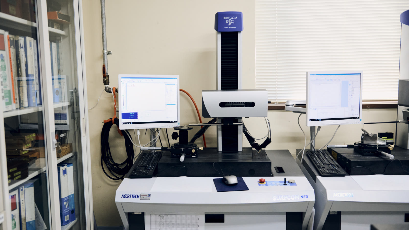 Measurement/Analysis Equipment photo 2